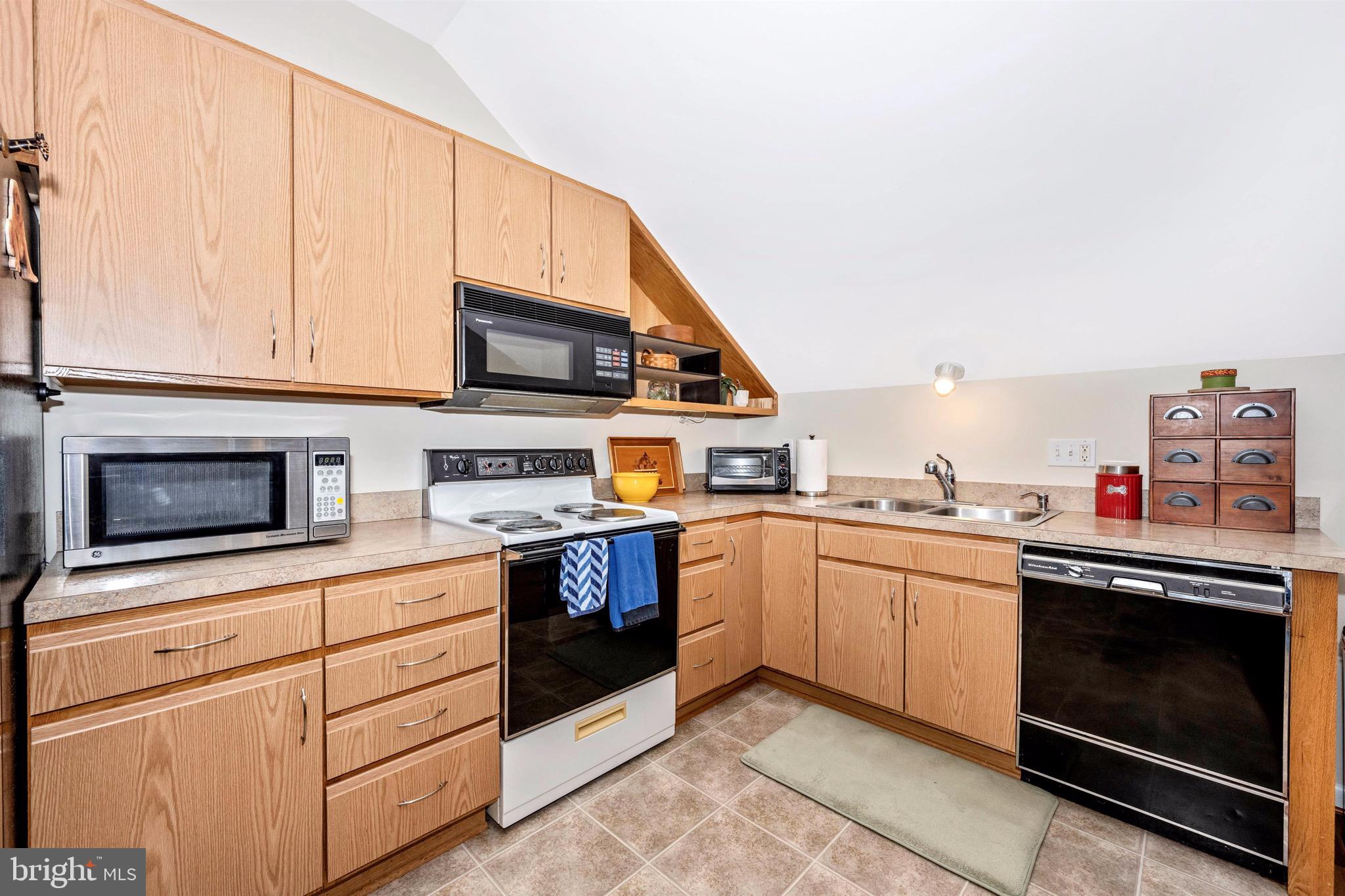 4967 Ten Oaks Road Dayton, MD 21036 - Photo 46 of 74 Kitchen Apartment