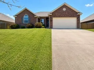 $1,800 | 3491 West Clearwood Drive, Fayetteville, AR 72704