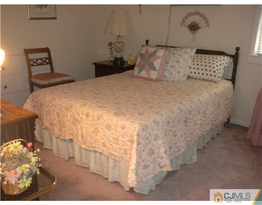 317 Decatur Avenue Middlesex, NJ 08846 - Photo 14 of 25 Gallery Image 14