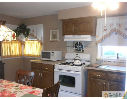 317 Decatur Avenue Middlesex, NJ 08846 - Photo 6 of 25 Gallery Image 6