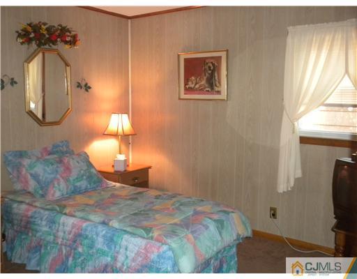317 Decatur Avenue Middlesex, NJ 08846 - Photo 10 of 25 Gallery Image 10
