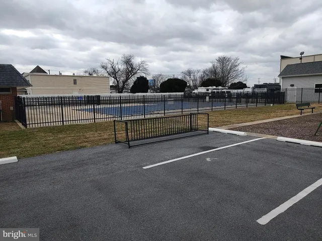 a view of a tennis court