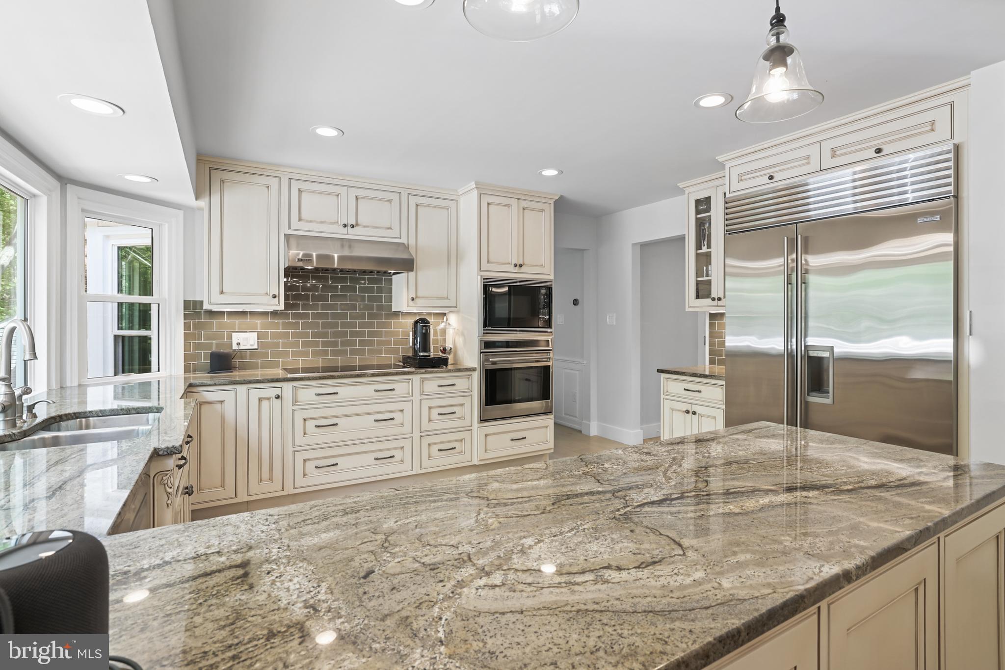 1610 Autumnwood Drive Reston, VA 20194 - Photo 7 of 55 Island peninsula with granite counters
