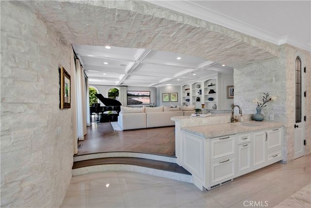 $12,590,000 | 15 Shoreline, Newport Coast, CA 92657