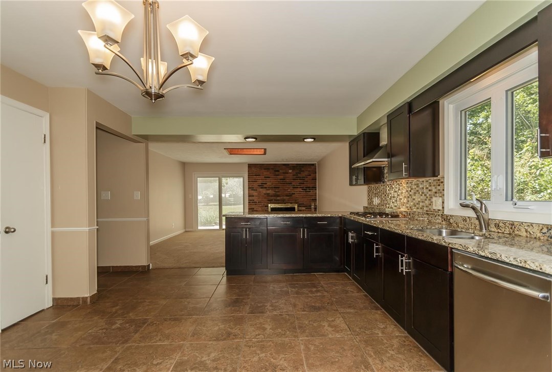 5590 Ridgebury Boulevard Lyndhurst, OH 44124 - Photo 7 of 25 Plenty of room in the eat in kitchen.