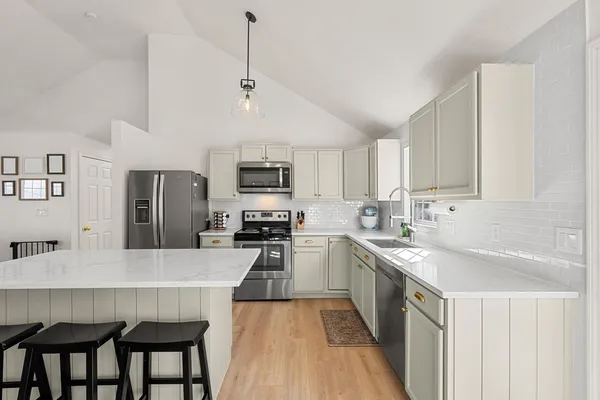 $469,900 | 16 Beale Street, Worcester, MA 01606