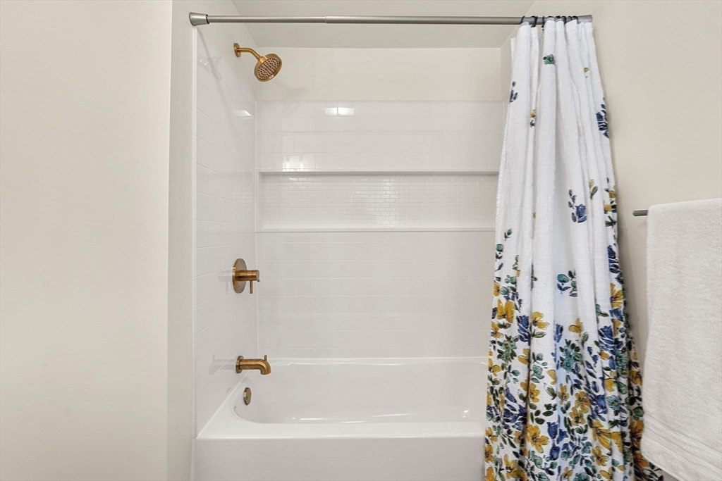 16 Beale Street Worcester, MA 01606 - Photo 24 of 40