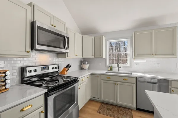 $469,900 | 16 Beale Street, Worcester, MA 01606