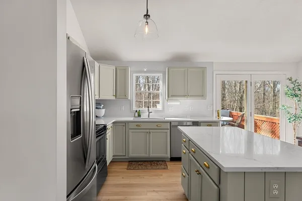 $469,900 | 16 Beale Street, Worcester, MA 01606