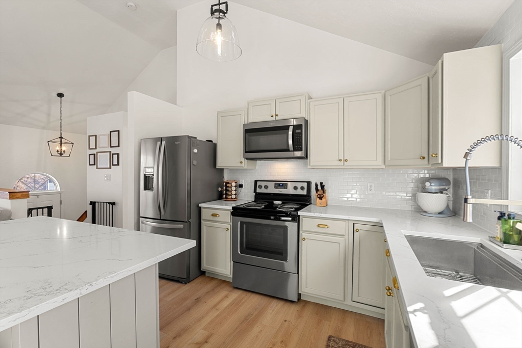 16 Beale Street Worcester, MA 01606 - Photo 6 of 40