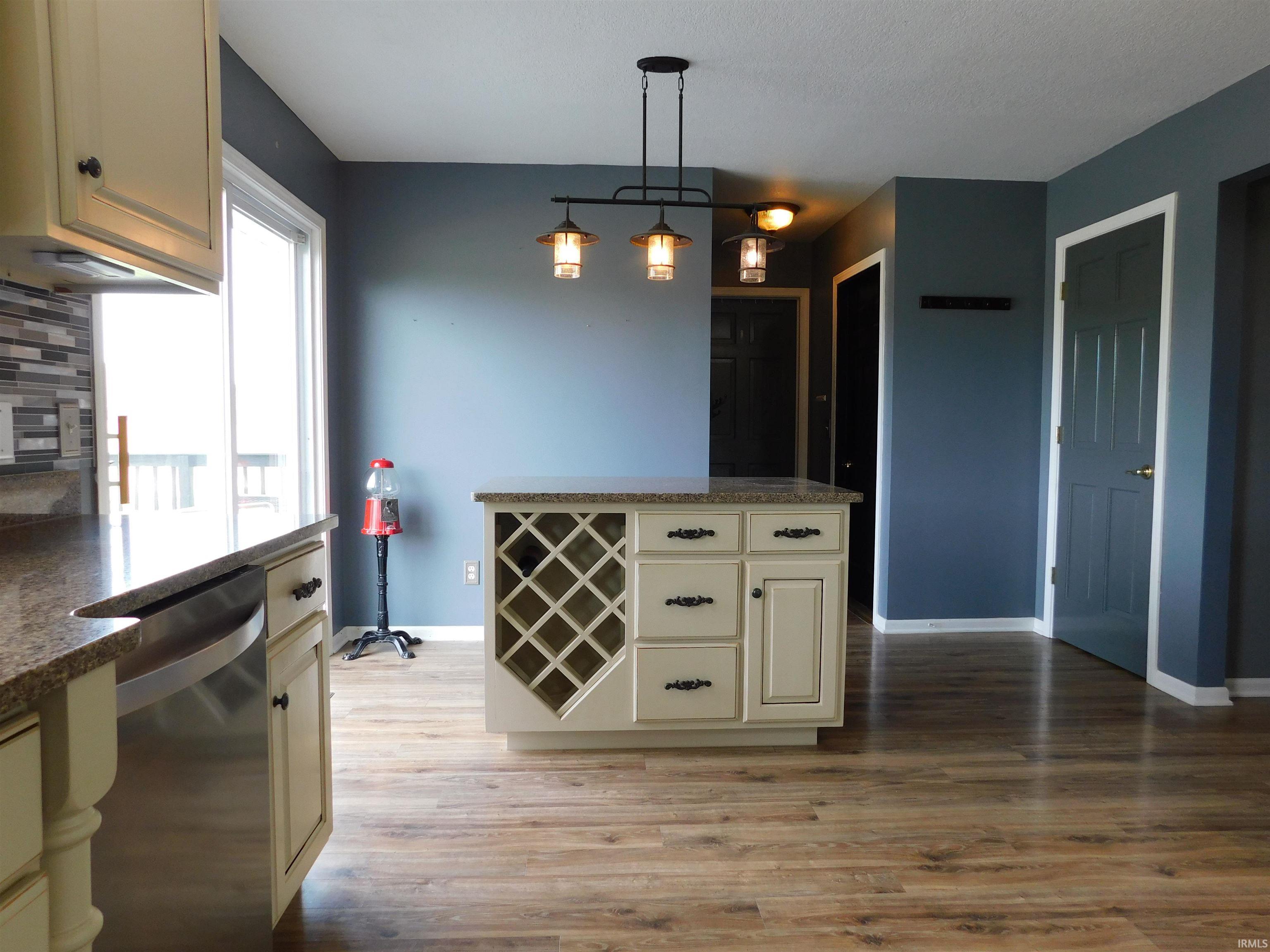 10162 East Division Road Akron, IN 46910 - Photo 5 of 32