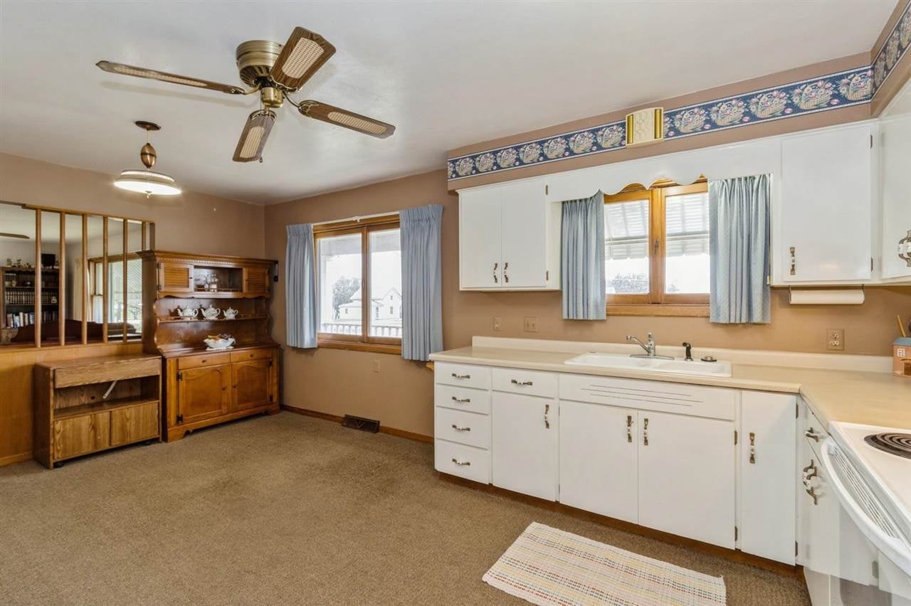 12011 Club Road Cedar Rapids, IA 52404 - Photo 7 of 21 Gallery Image 7