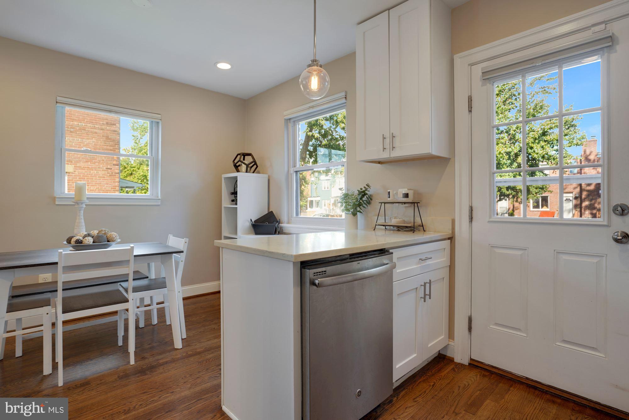 112 Hume Avenue Alexandria, VA 22301 - Photo 9 of 39