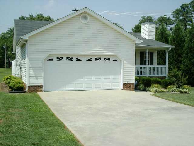 100 Patio Road Easley, SC 29642 - Photo 1 of 6 Gallery Image 1