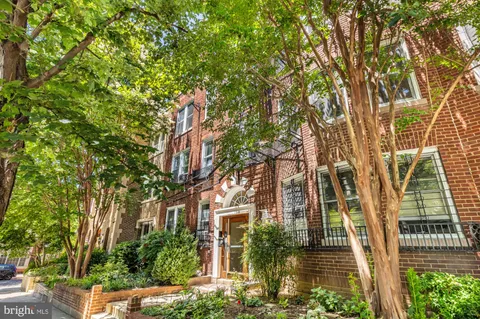 $400,000 | 1869 Mintwood Place Northwest, Unit 24, Washington, DC 20009