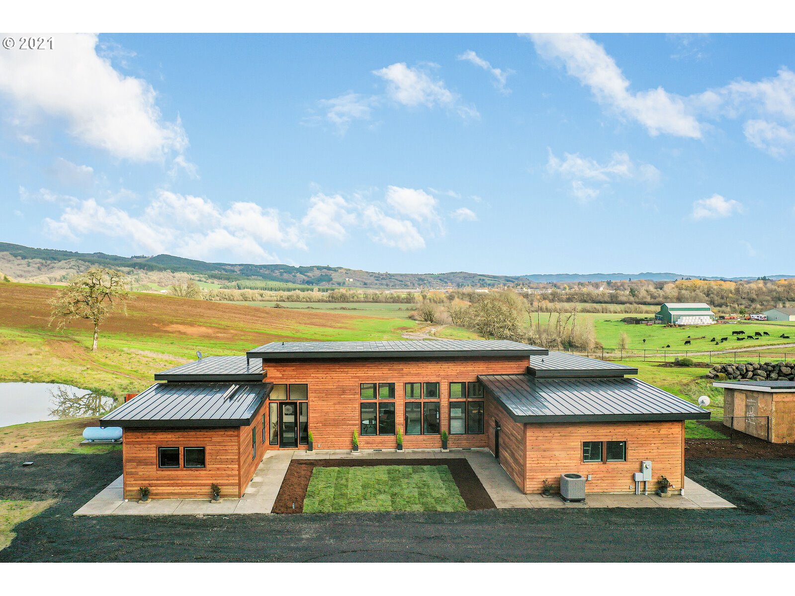 a picture of city view