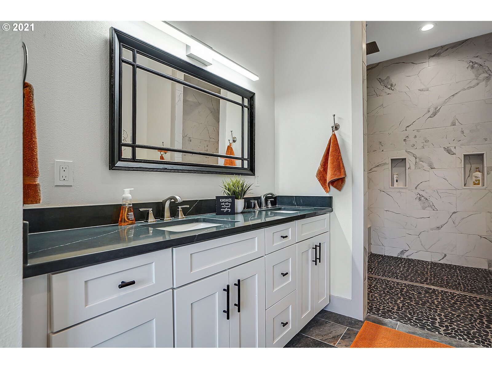 22280 Pittman Road Sheridan, OR 97378 - Photo 18 of 32 a bathroom with a sink and a mirror