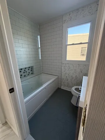 $2,000 | 162 Griffith Street, Unit 5, Jersey City, NJ 07307