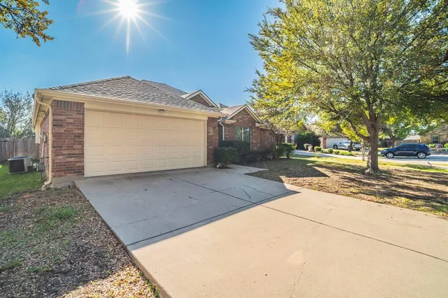 $330,000 | 513 Greenvale Court, Saginaw, TX 76179