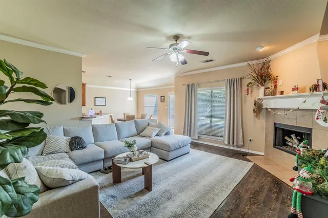 $330,000 | 513 Greenvale Court, Saginaw, TX 76179