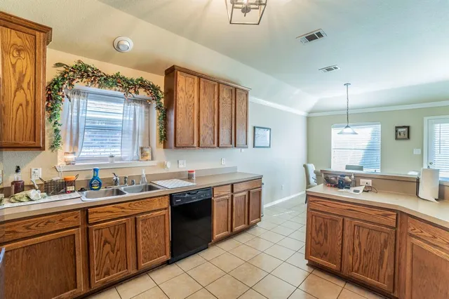 $330,000 | 513 Greenvale Court, Saginaw, TX 76179