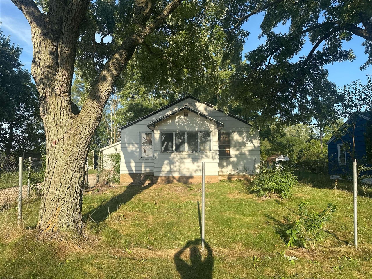 617 Gestner Road Benton Harbor, MI 49022 - Photo 2 of 16