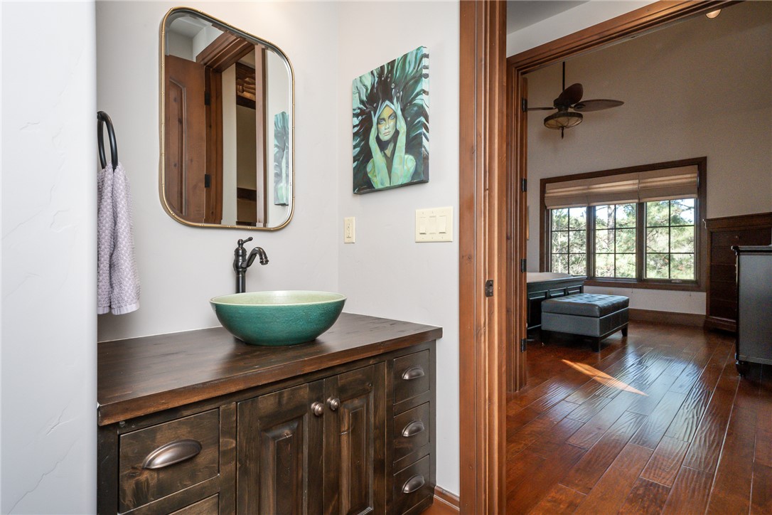 215 Long Ridge Road Sunset, SC 29685 - Photo 16 of 50 Powder Room