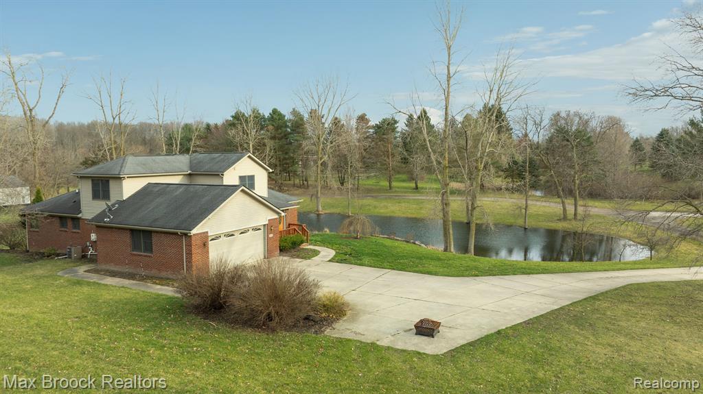 6426 Oak Grove Road Howell, MI 48855 - Photo 3 of 56