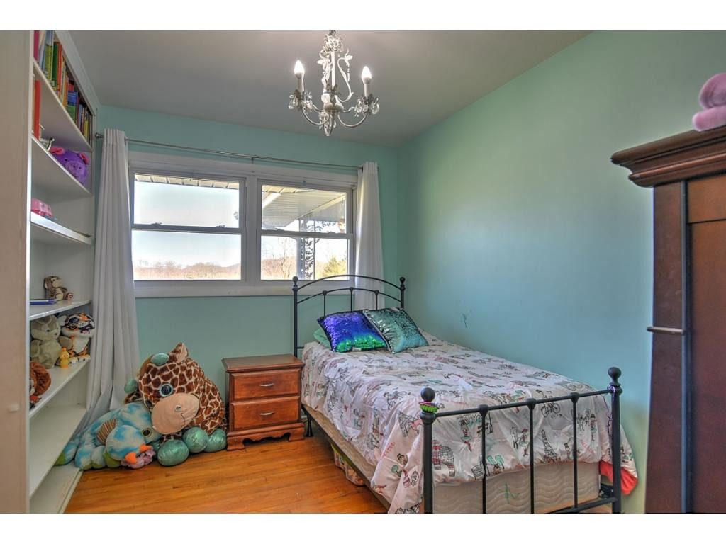 3620 Crest Road Kingsport, TN 37664 - Photo 14 of 26 Bedroom 1