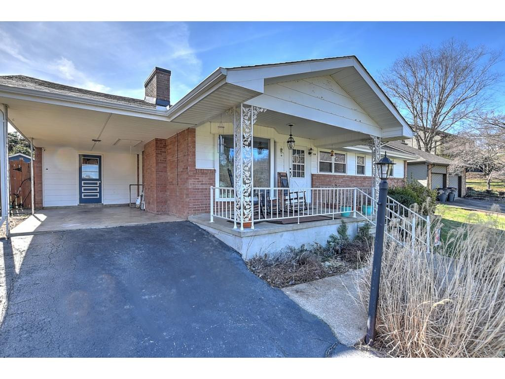 3620 Crest Road Kingsport, TN 37664 - Photo 3 of 26 Relax on the Quiet Front Porch