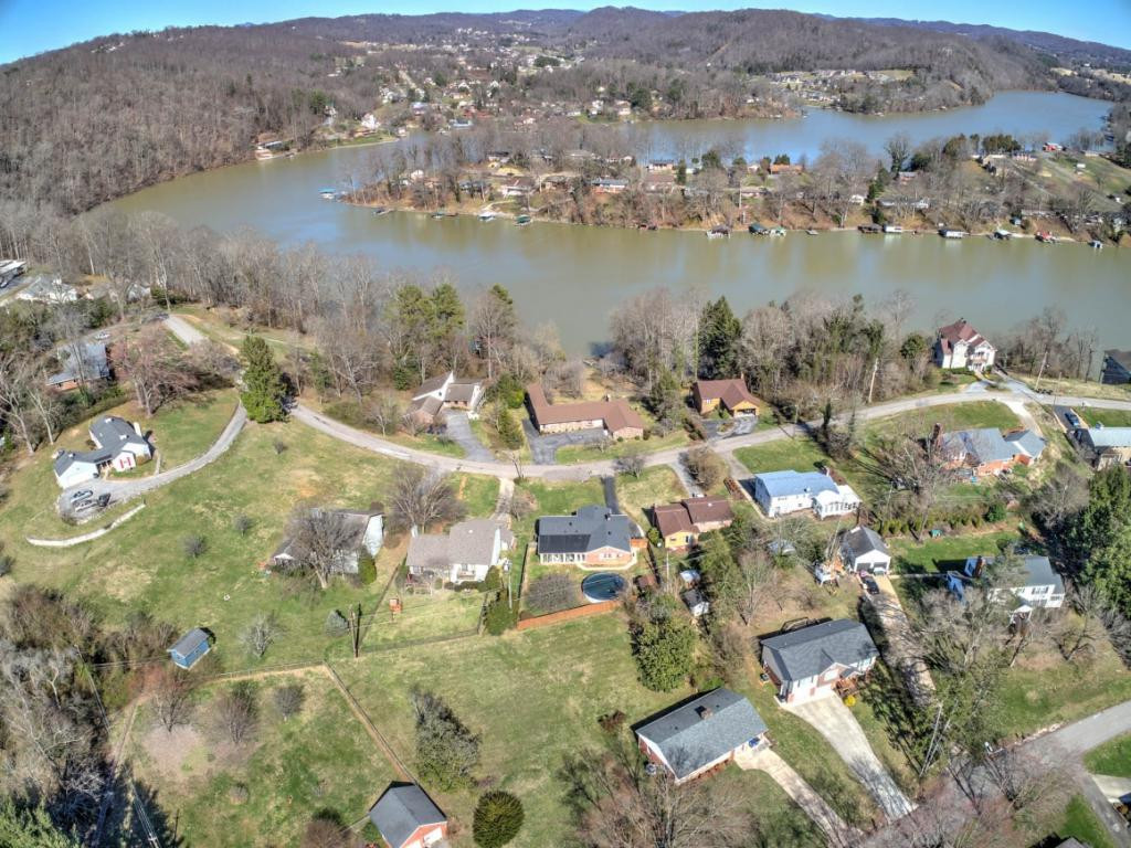 3620 Crest Road Kingsport, TN 37664 - Photo 23 of 26 Great Lakeside Neighborhood