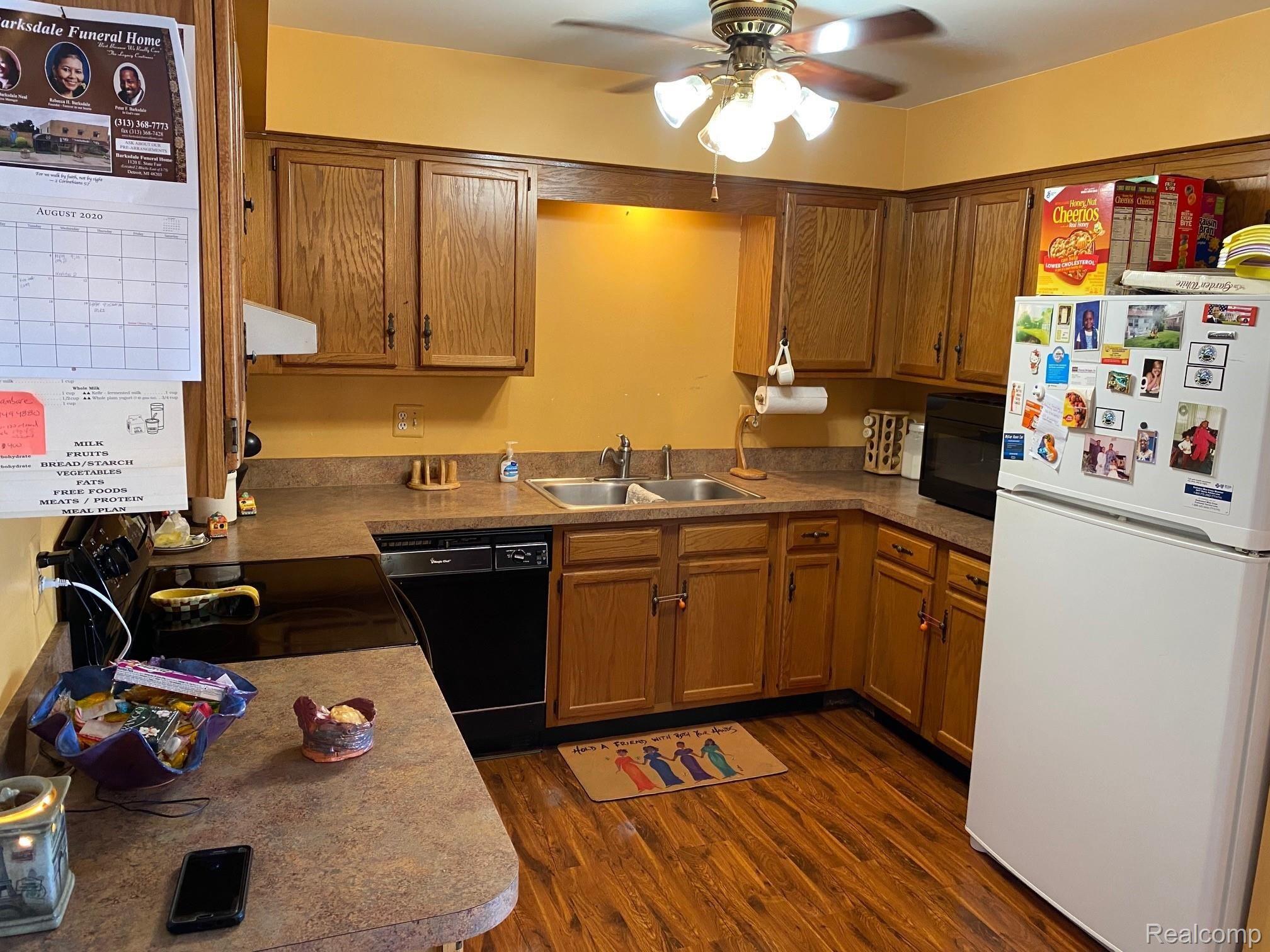 4672 East 10 Mile Road Warren, MI 48091 - Photo 6 of 13 IMG_1284.jpg