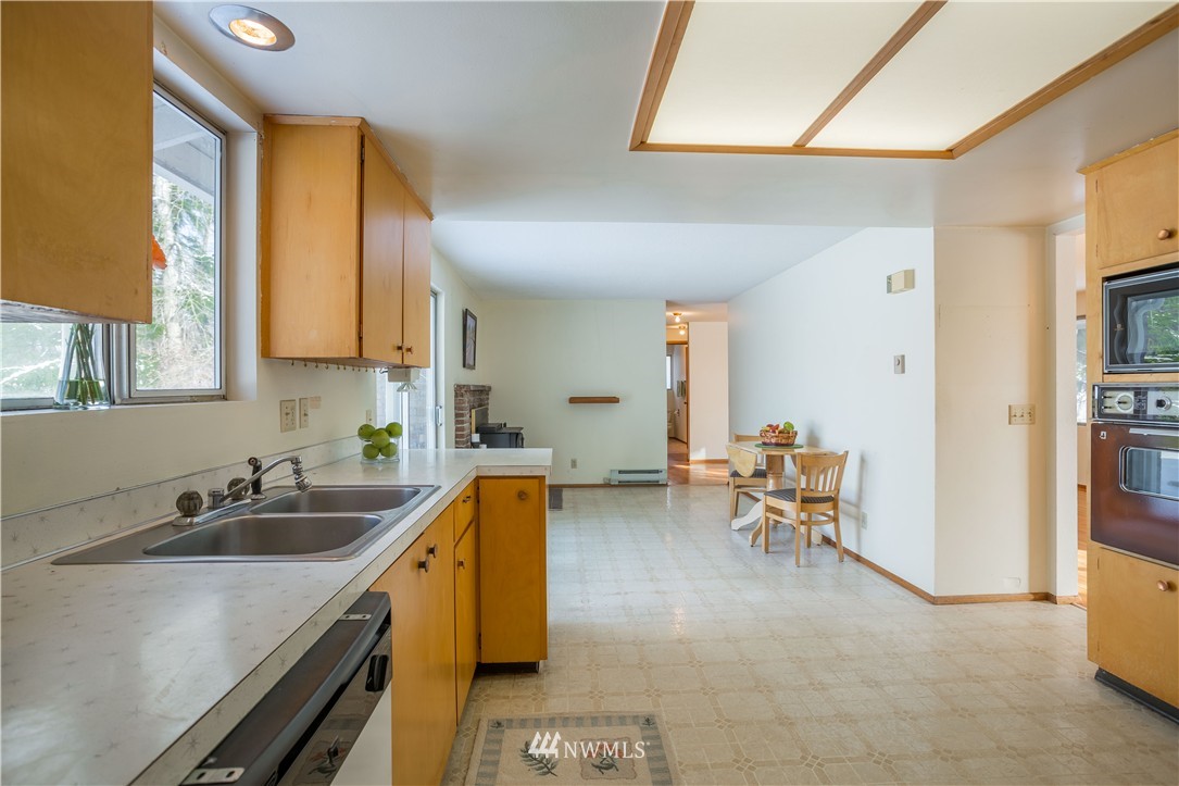 332 Kline Road Bellingham, WA 98226 - Photo 11 of 25