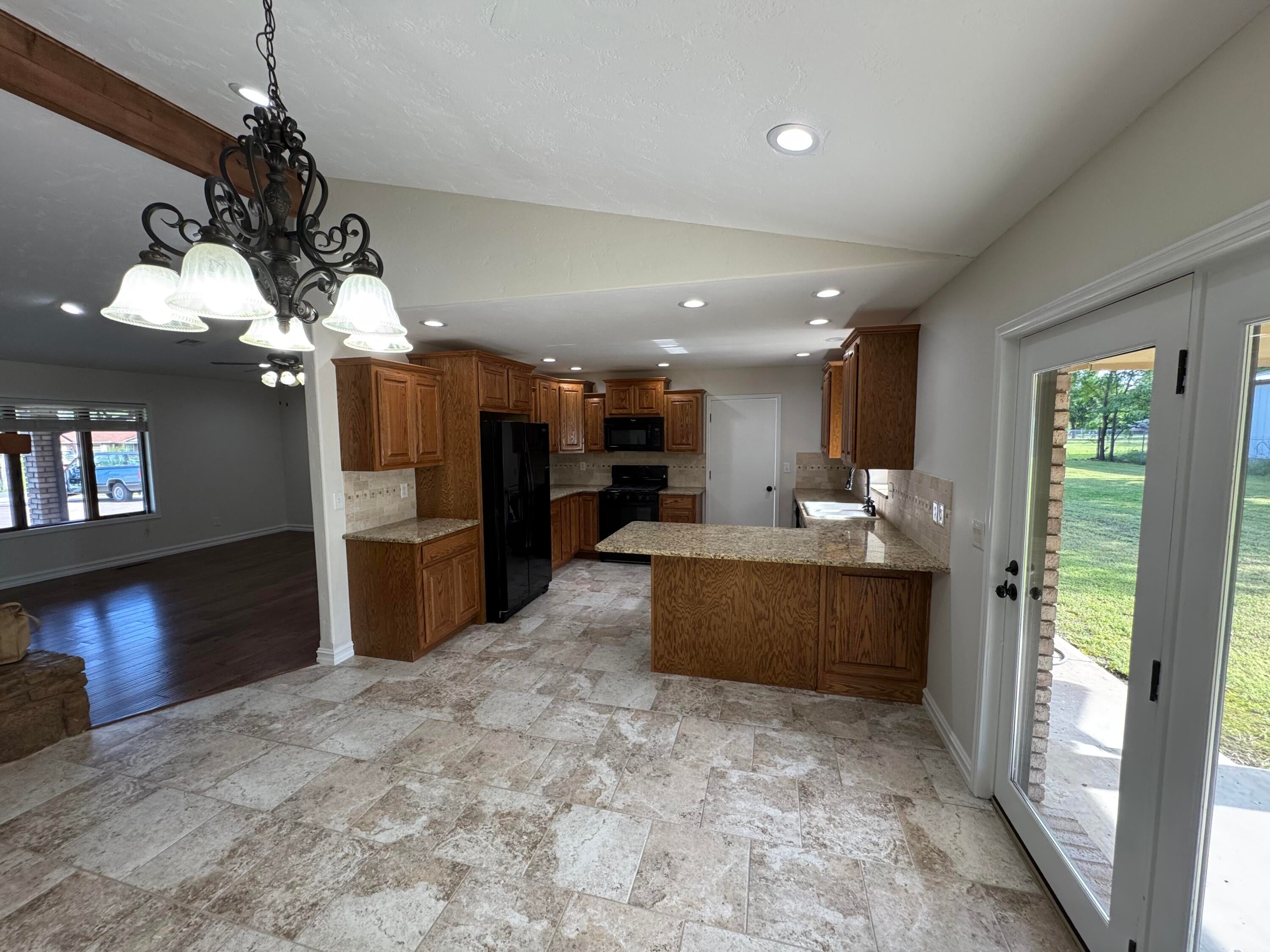 28190 South 630 Road Grove, OK 74344 - Photo 13 of 25 dining /kitchen