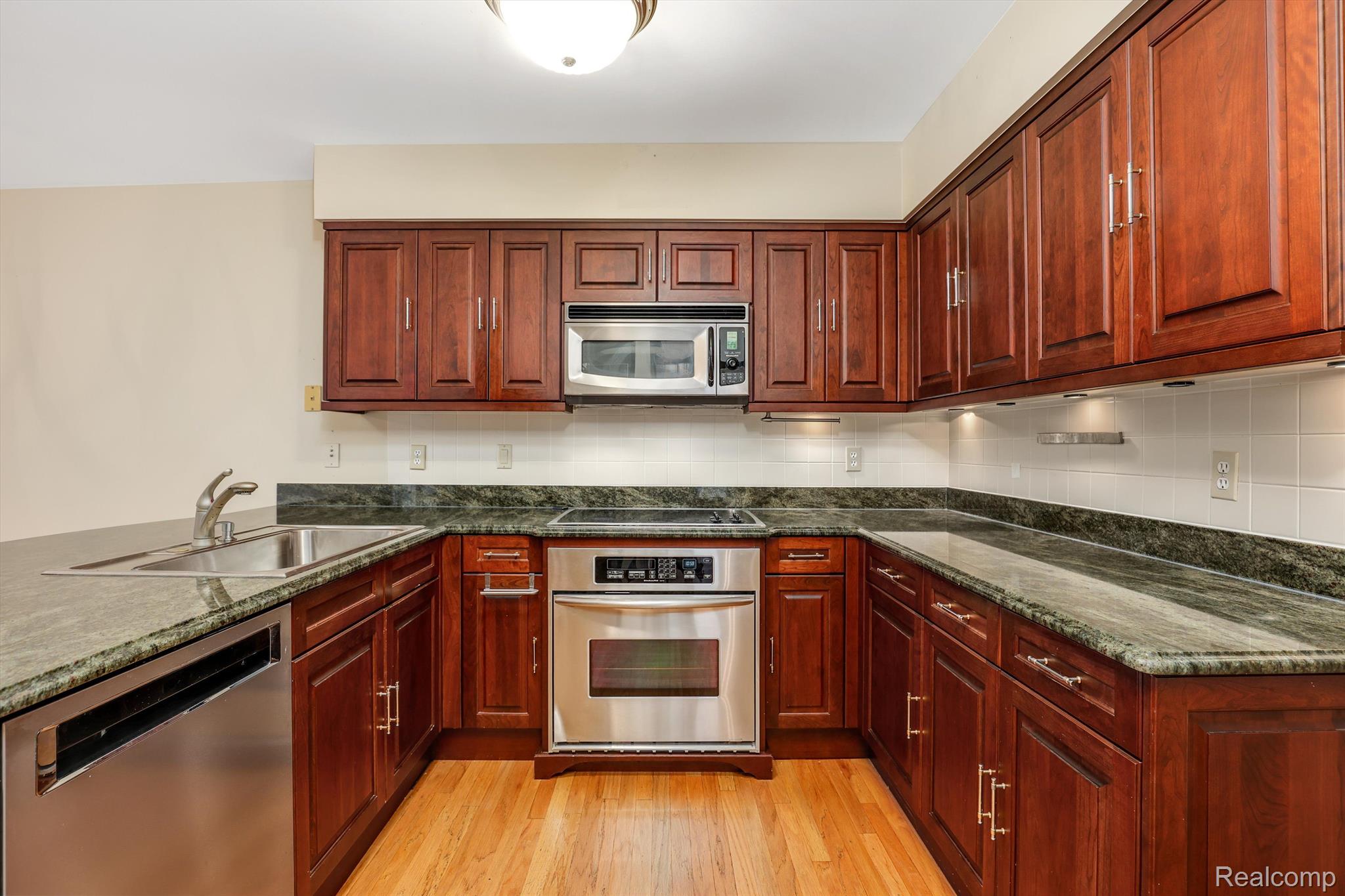 5889 Dawn Ridge Drive Troy, MI 48098 - Photo 14 of 41 Gallery Image 14