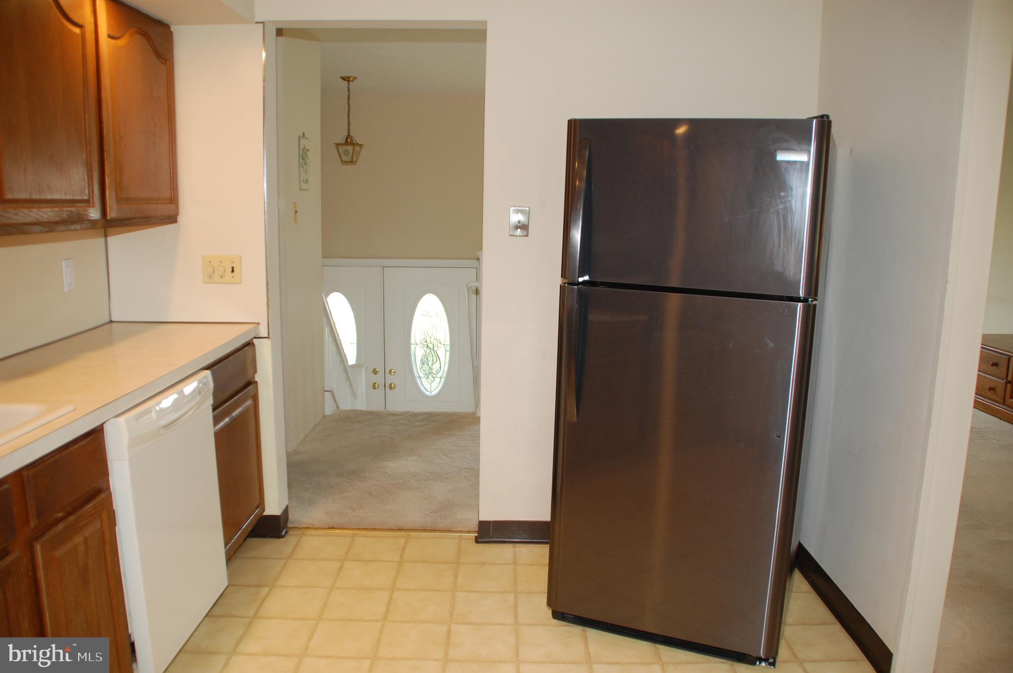 1366 Nevarc Road Warminster, PA 18974 - Photo 13 of 39 Frigidaire refrigerator included!