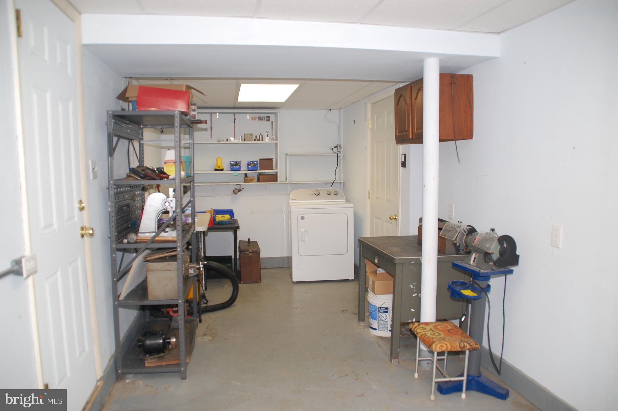1366 Nevarc Road Warminster, PA 18974 - Photo 28 of 39 Whirlpool Dryer included!