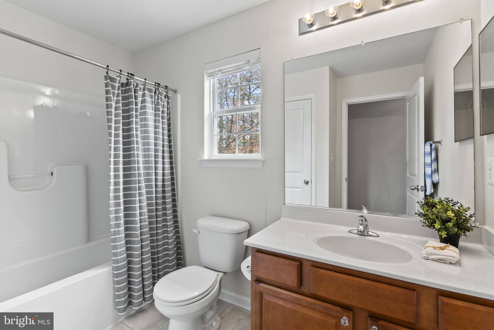 397 Kyle Road Crownsville, MD 21032 - Photo 30 of 47 Shared upstairs hall bathroom