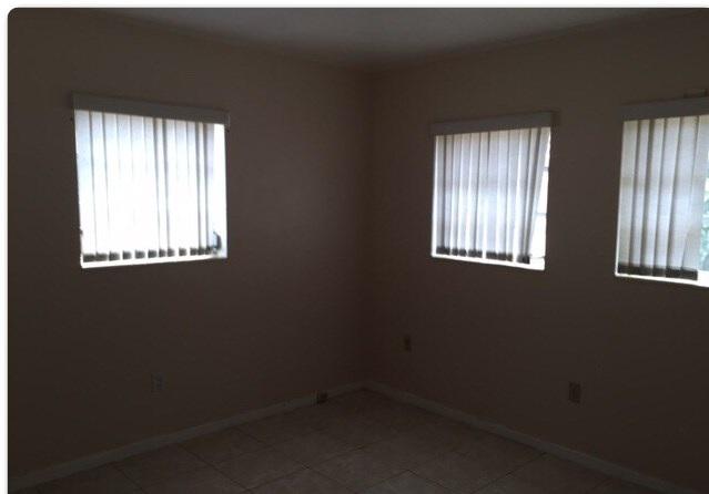 344 Bayside Road Palm Springs, FL 33461 - Photo 7 of 10 7.jpg