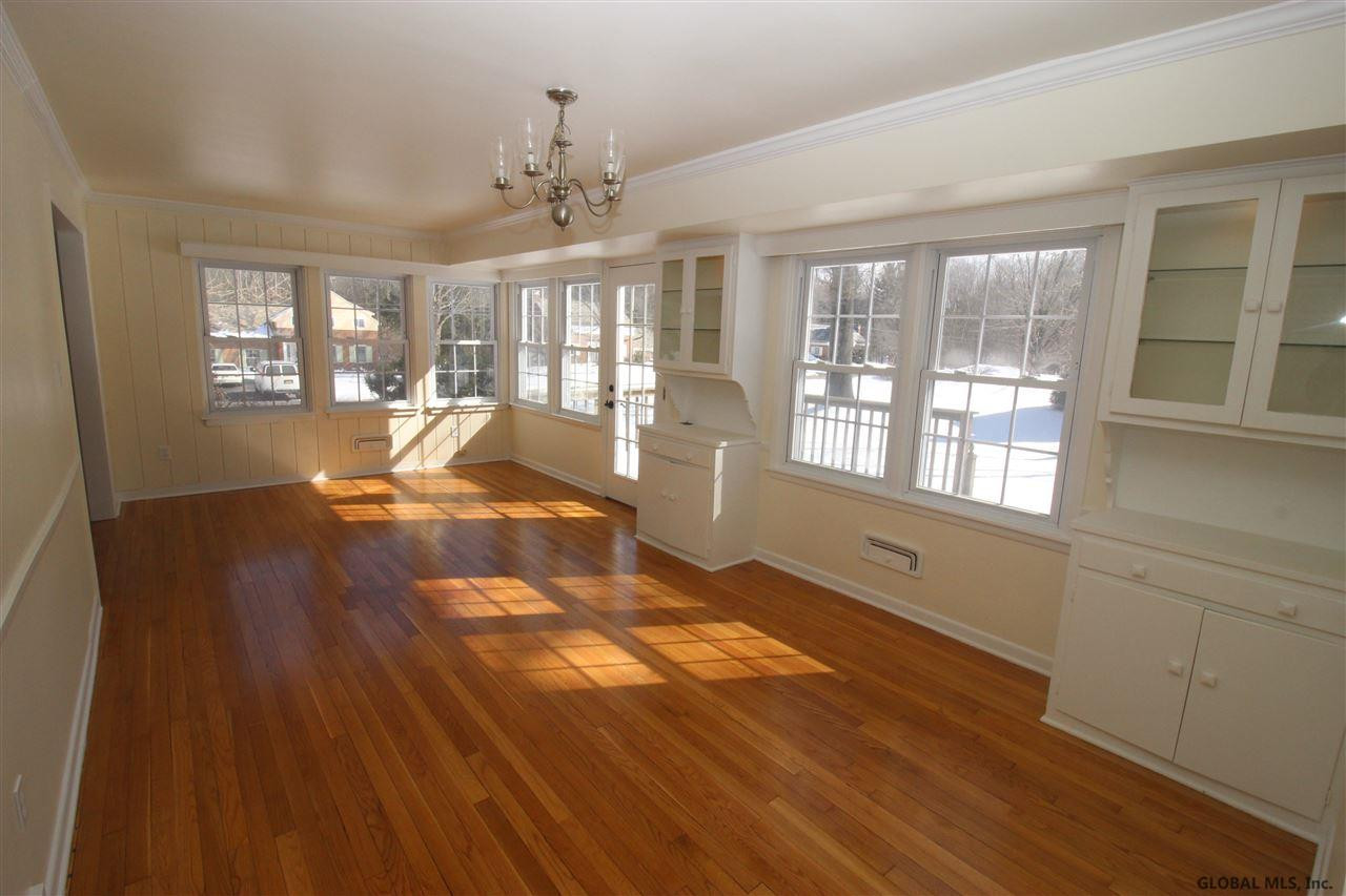 2378 Cayuga Road Niskayuna, NY 12309 - Photo 14 of 30 Photo 14