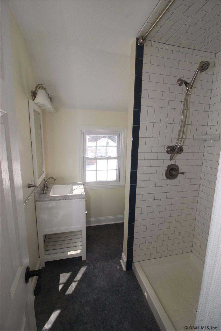 2378 Cayuga Road Niskayuna, NY 12309 - Photo 23 of 30 Photo 23