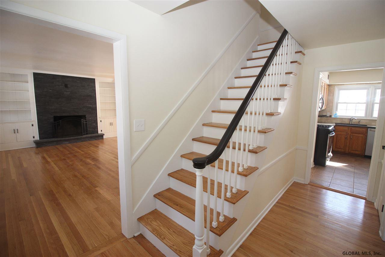 2378 Cayuga Road Niskayuna, NY 12309 - Photo 6 of 30 Photo 6