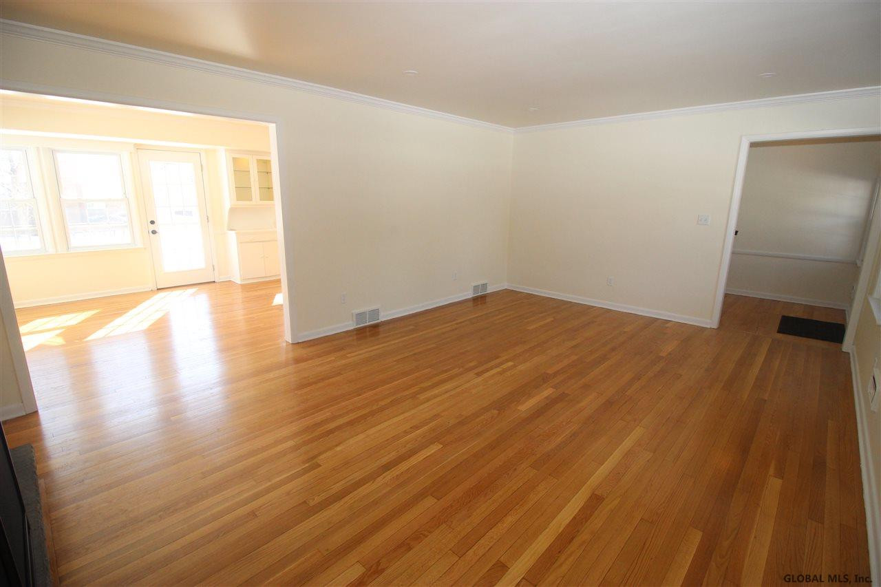 2378 Cayuga Road Niskayuna, NY 12309 - Photo 9 of 30 Photo 9