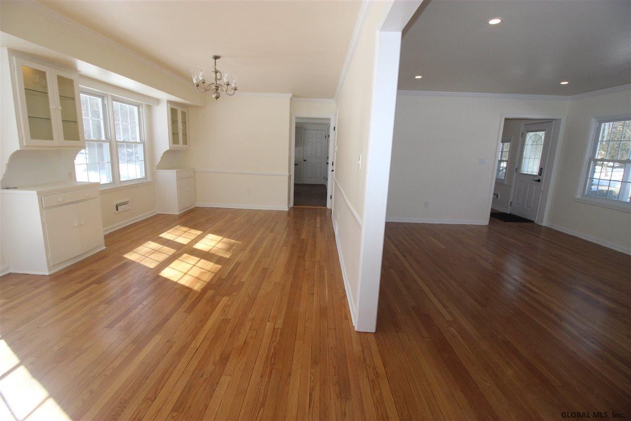 2378 Cayuga Road Niskayuna, NY 12309 - Photo 10 of 30 Photo 10