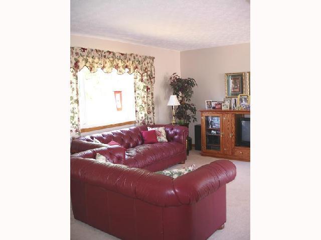 7639 Palmer Road Pataskala, OH 43062 - Photo 3 of 10