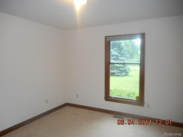 8330 North Custer Road Monroe, MI 48162 - Photo 13 of 15 13.jpg