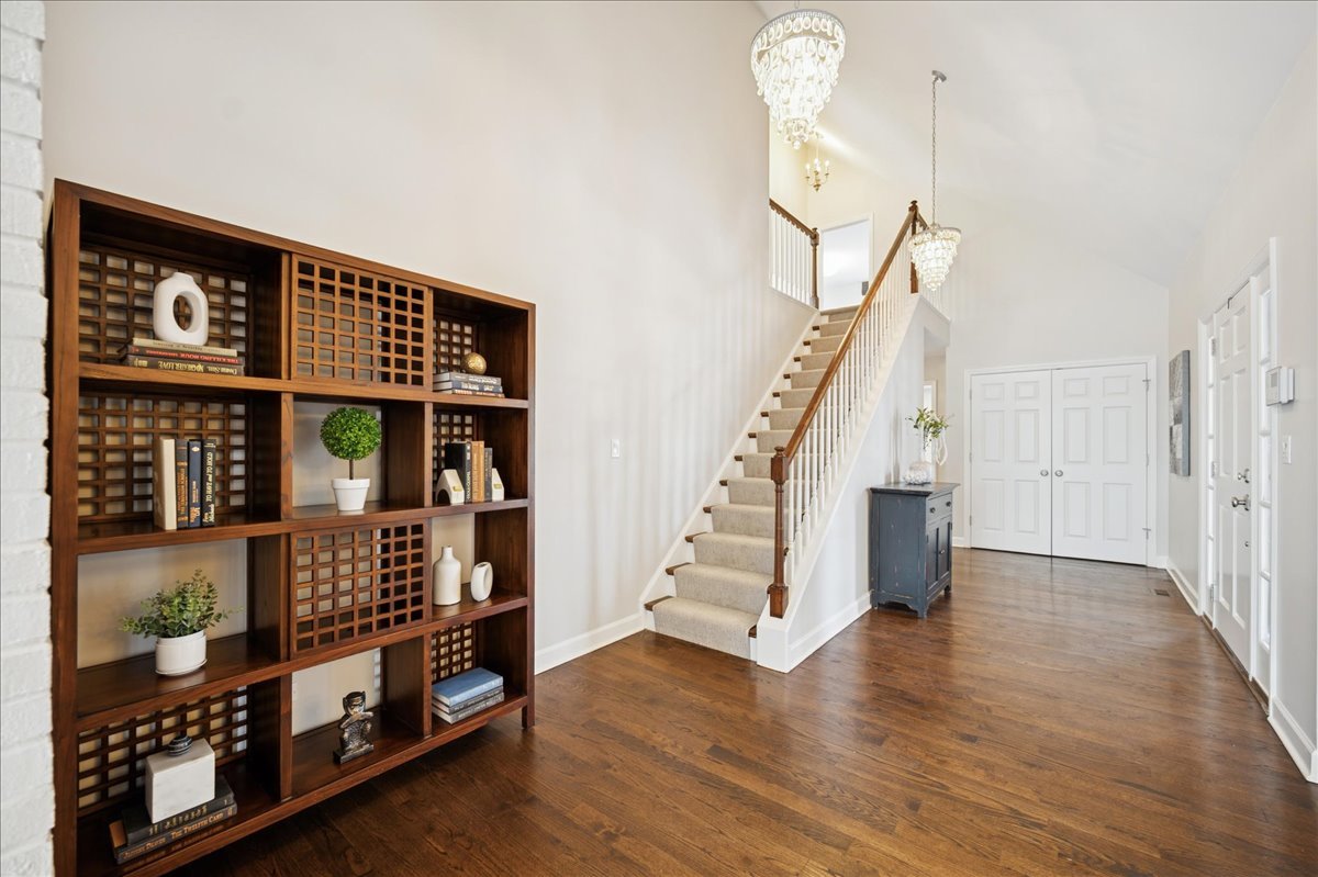 898 Bridlegate Lane Northfield, IL 60093 - Photo 4 of 43