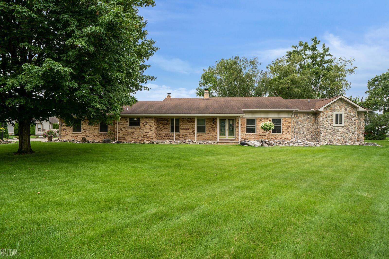 51701 Romeo Plank Road Macomb, MI 48042 - Photo 16 of 58 50176861-5AA53A15-0142-4A24-B25D-35444D327050.JPG