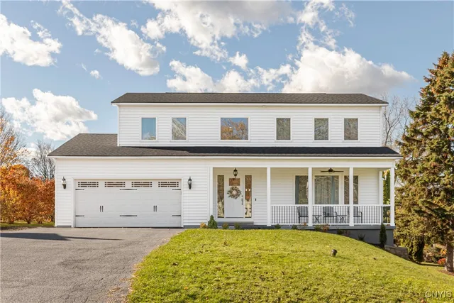 $425,000 | 7 Richlee Drive, Camillus, NY 13031