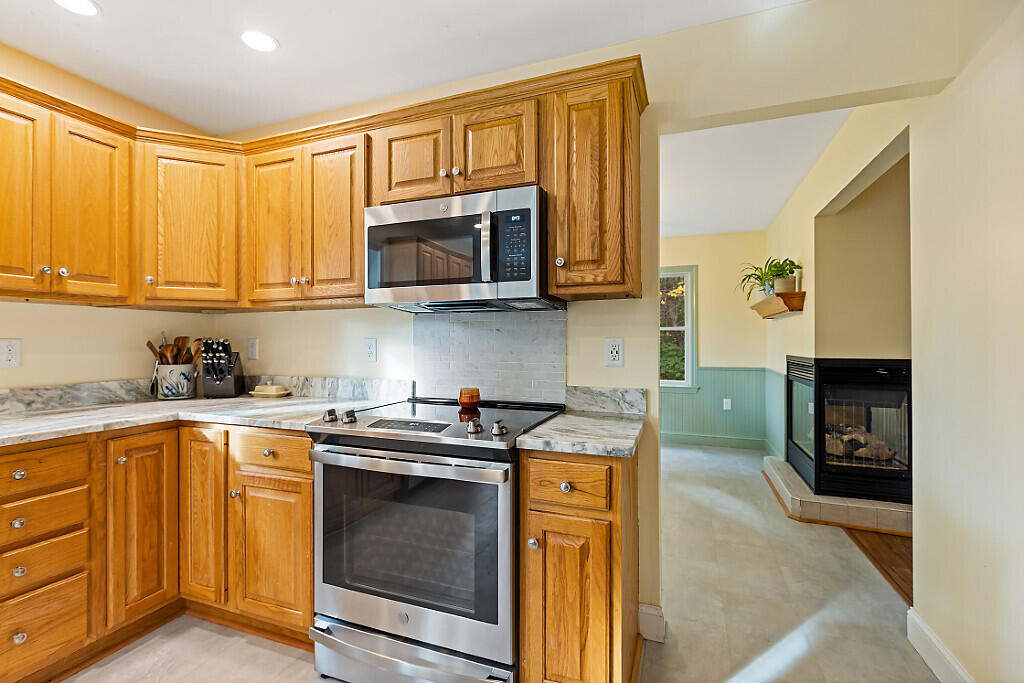 7 Moyse Road Winterport, ME 04496 - Photo 9 of 71 57_BP5A0159_DxO_mls